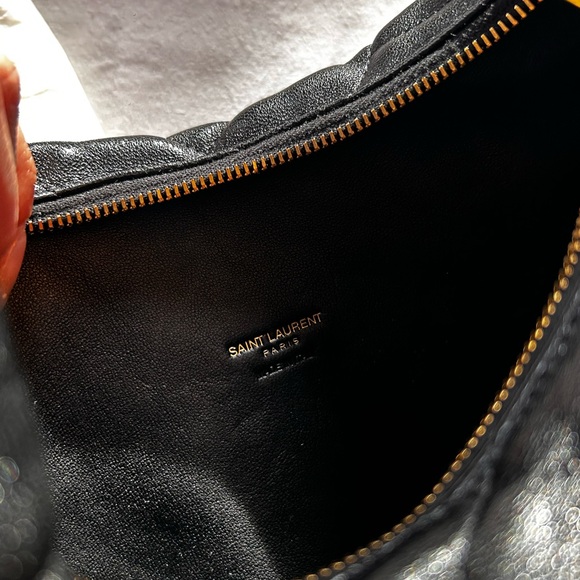 Saint Laurent Black Quilted Shoulder Bag - Picture 9 of 10